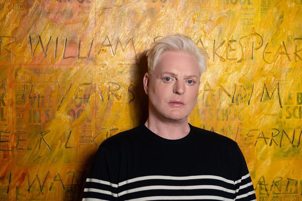 Erasure-Sänger Andy Bell mit Soloalbum "Ten Crowns"