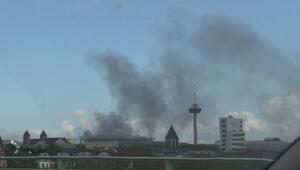 Dunkle Rauchsäule in Köln: Brand in Werkstatt löst Großeinsatz aus