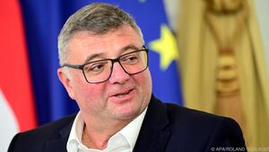Leichtfried bei einer Pressekonferenz im Sommer