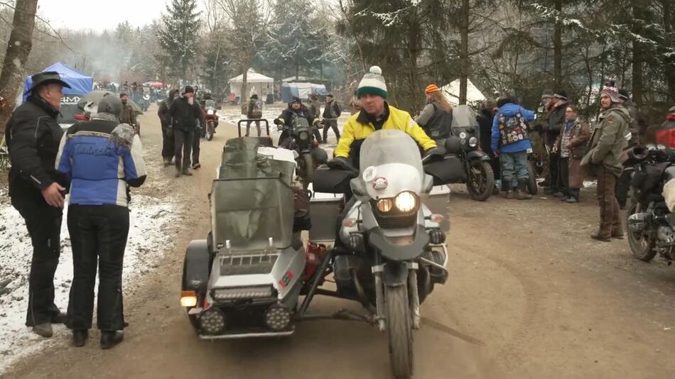 Motorräder und Minusgrade: Altes Elefantentreffen am Nürburgring