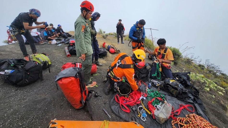 Touristin bei Bergtour in Indonesien tödlich verunglückt