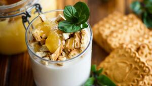 Aus Keksen und Joghurt lässt sich einiges zaubern.