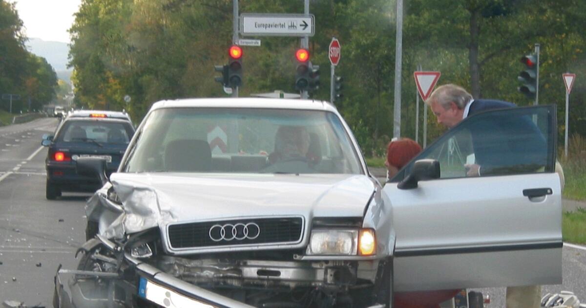 Verhalten nach einem Verkehrsunfall Fahrerflucht ist niemals eine Option GMX.AT