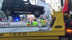 Stuttgart: Auto fährt in Gruppe - Polizei geht von Unfall aus