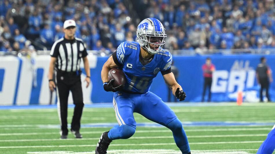 Amon-Ra St. Brown von den Detroit Lions im Einsatz gegen die Los Angeles Rams