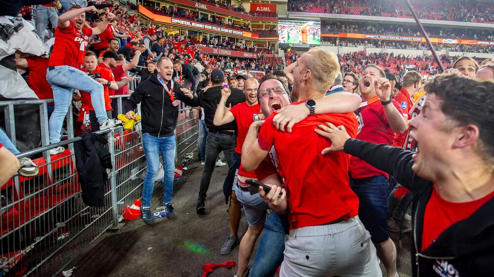 PSV Fans jubeln