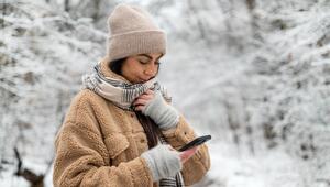 Im Winter kann das Smartphone Probleme machen - oder sogar Schaden nehmen.
