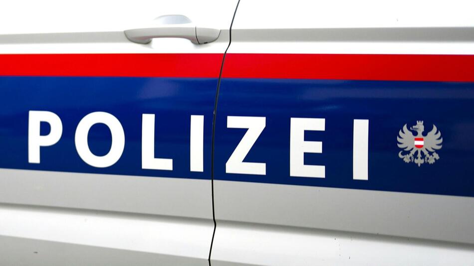 Bei einer Schule in Innsbruck fand ein Polizeieinsatz statt