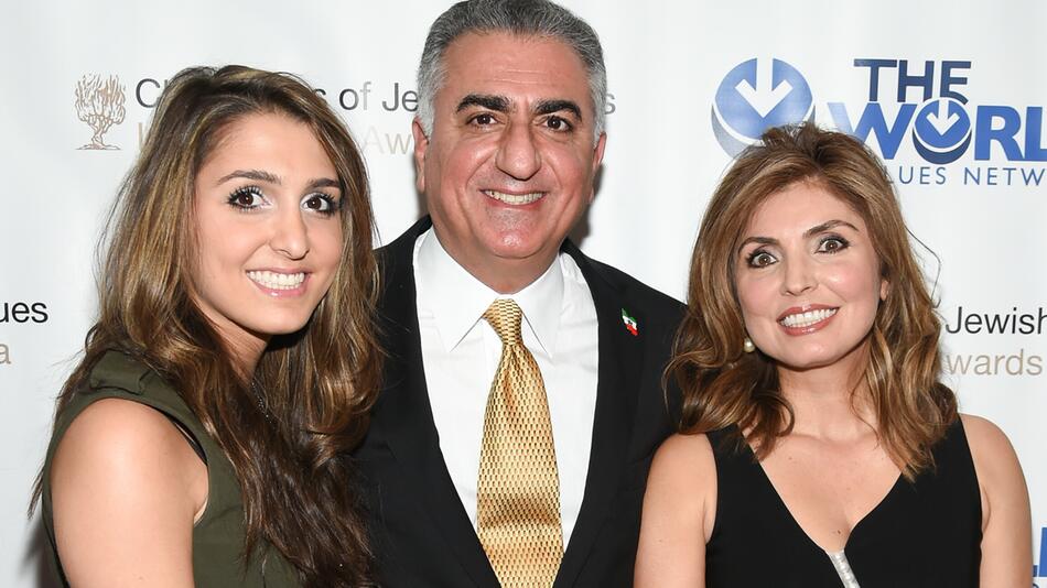 Reza Pahlavi, Yasmine Pahlavi, Iman Pahlavi