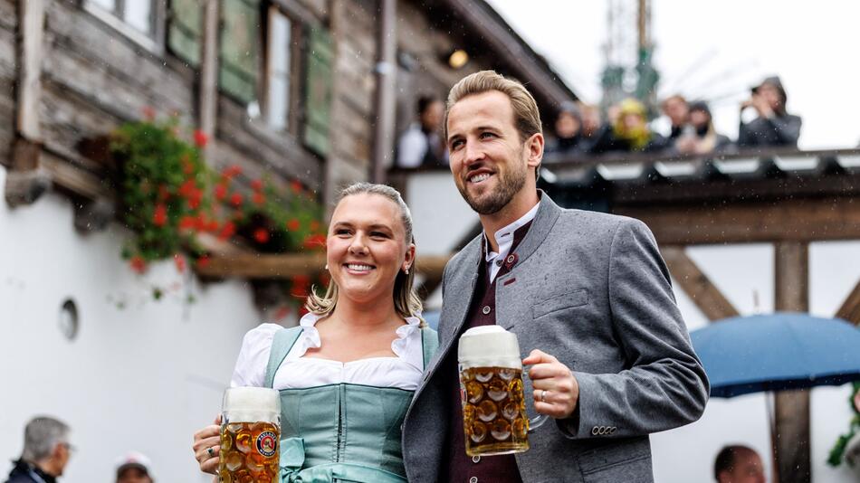 Besuch des FC Bayern München auf dem Oktoberfest