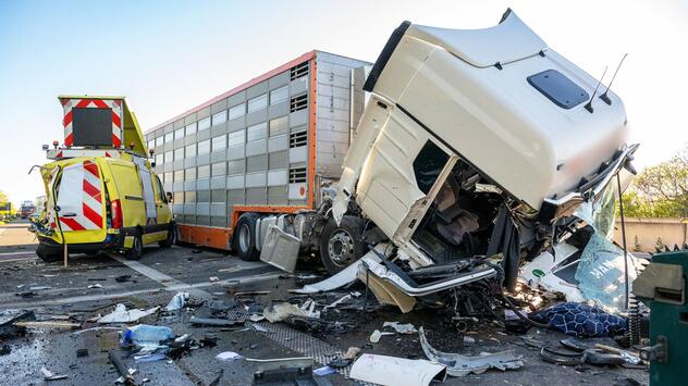 Verletzte nach mehreren Auffahrunfällen bei Bad Dürrenberg