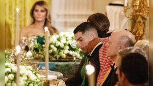 Da senkt selbst CR7 andächtig den Kopf: Cristiano Ronaldo als Stargast von Donald und Melania ...