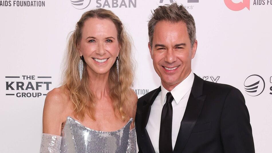 Gemeinsamer Auftritt bei der Oscar-Party von Elton John: Eric McCormack und Janet Holden.