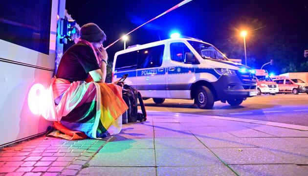 Auto rast in Menschenmenge - CSD in Berlin abgebrochen