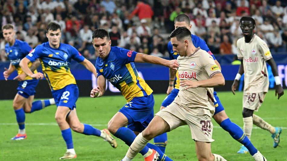 Hitzige Partie bei bestem Fußballwetter in Salzburg