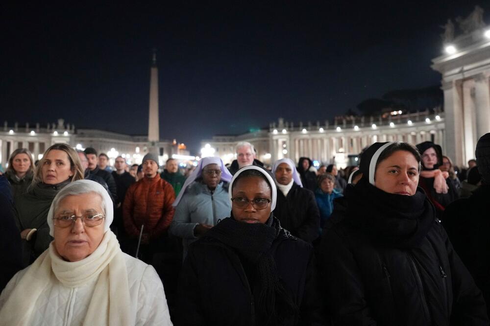 Vatikan - Beten für den Papst