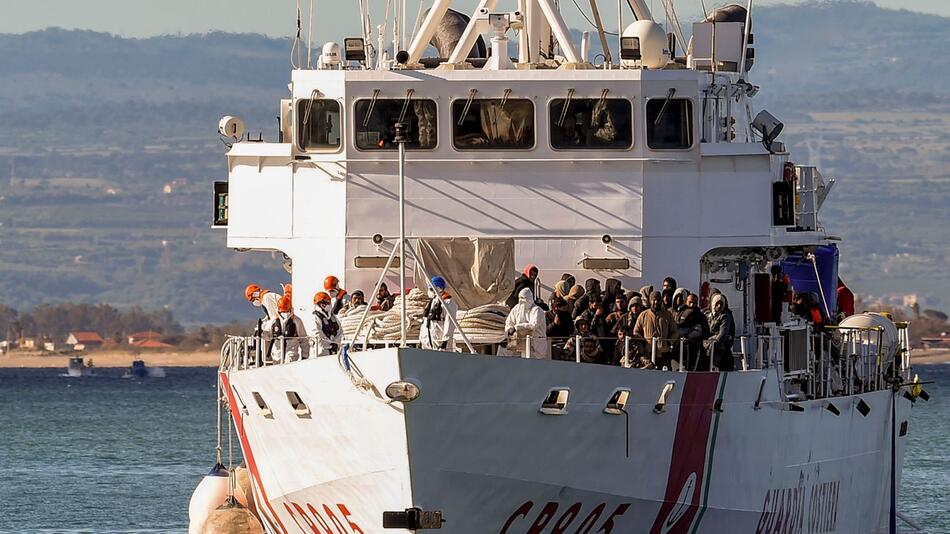 Schiff der italienischen Küstenwache