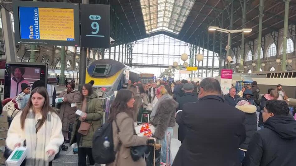 "Ziemlich dunkel und sehr stickig" - Bahnreisende sitzen im Eurotunnel fest