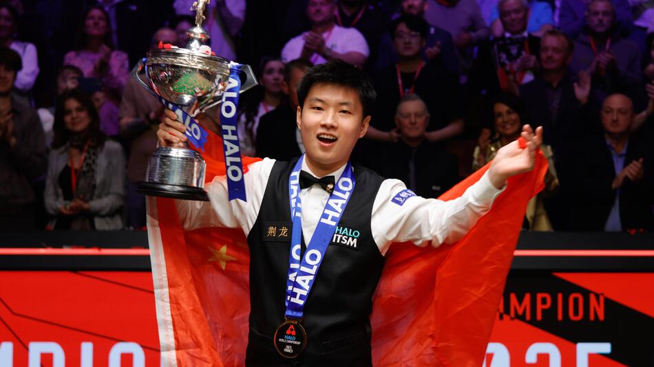 Zhao Xintong hat als erster chinesischer Snooker-Spieler die Weltmeisterschaft gewonnen.