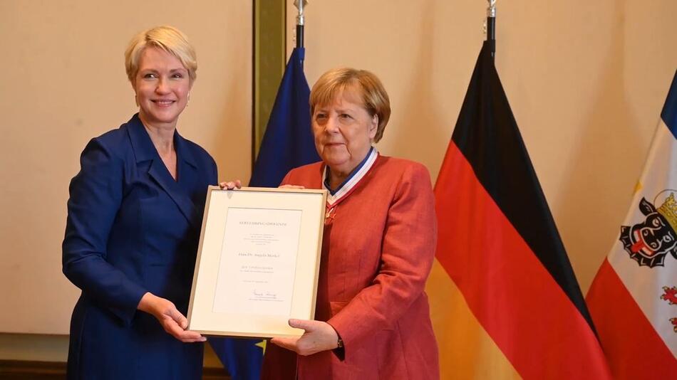Auszeichnung in der Heimat: Merkel erhält Verdienstorden von MV