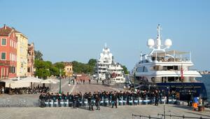 Protest gegen die Jacht des US-Botschafters in Italien