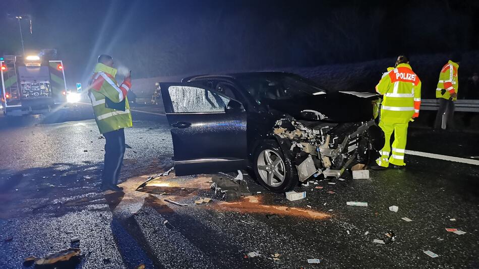 Straßenglätte in der Oberpfalz: Neun Unfälle mit 20 Autos auf A6