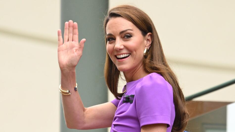 Bei ihrem Auftritt in Wimbledon sah Kate blendend aus. Dass sie nun die Reise nach Schottland ...