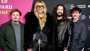 Gustav Schäfer, Bill Kaulitz, Tom Kaulitz und Georg Listing (v.l.) stehen als Tokio Hotel auf ...