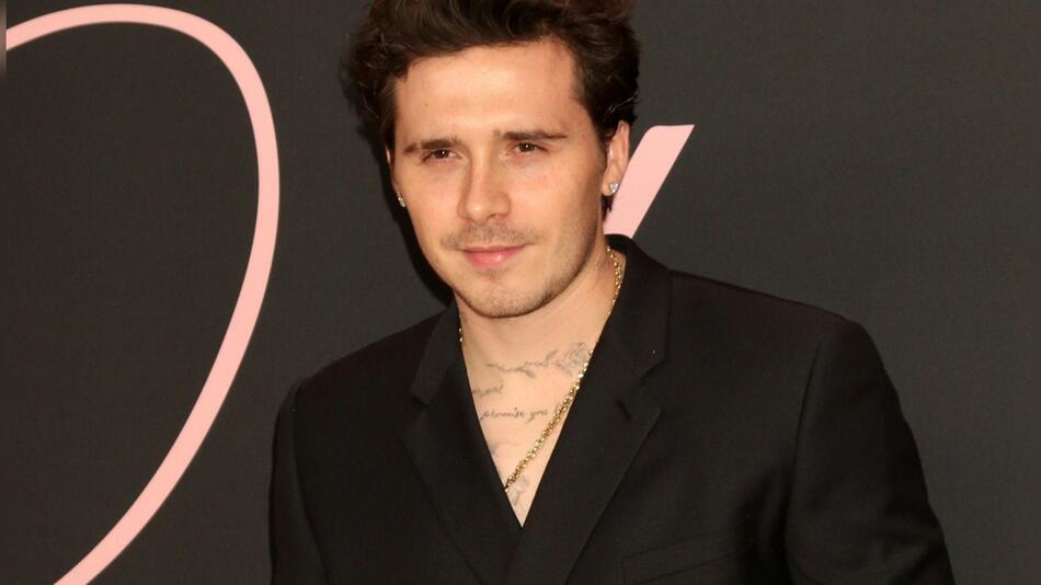 Brooklyn Beckham trauert um die Großmutter seiner Ehefrau Nicola Peltz Beckham.