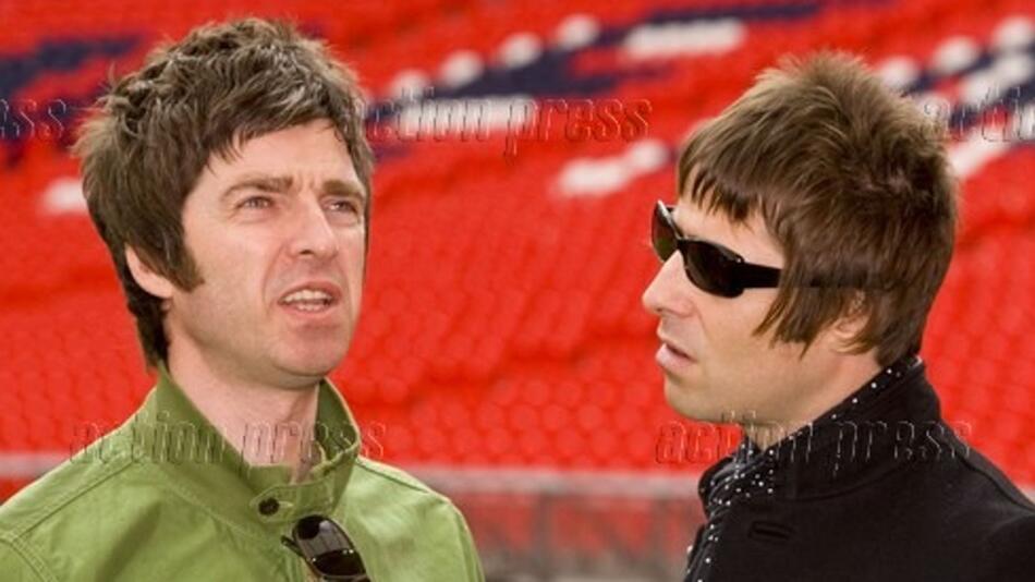 Noel (l.) und Liam Gallagher lieferten sich immer wieder heftige Streits. Können sie sich für ...