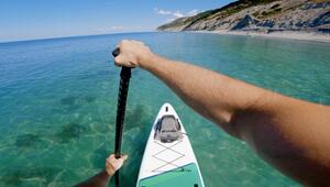 Sicher aufs Wasser: Mit diesen Tipps gelingt die SUP-Tour