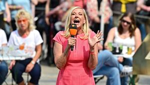 Andrea "Kiwi" Kiewel