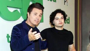 "Ted"-Schöpfer Seth MacFarlane (l.) und der Hauptdarsteller Max Burkholder bei der Premiere der ...
