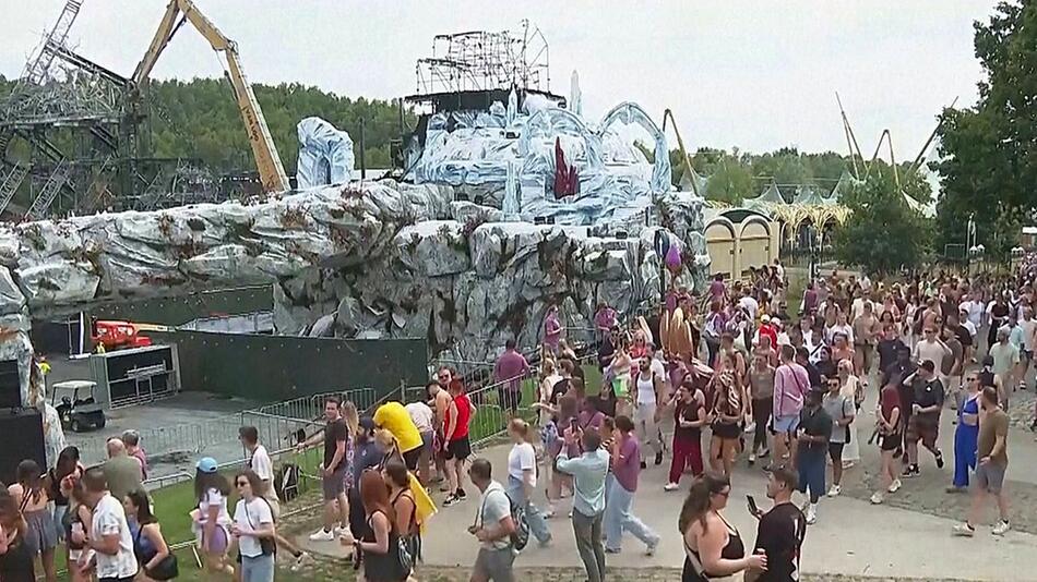 Tomorrowland startet trotz Großbrand – mit Ersatzbühne von Metallica