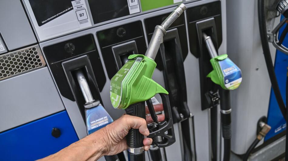 Langsameres Fahren schont Nerven und Geldbeutel