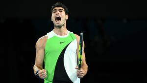Carlos Alcaraz gewinnt die Australian Open.