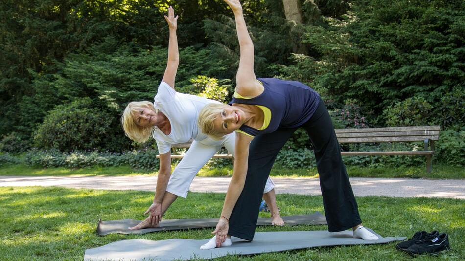 Zwei Frauen machen Sport