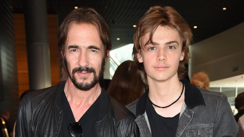 Thomas Hayo und sein Neffe Tim bei der Fashionshow von Kilian Kerner in Berlin.