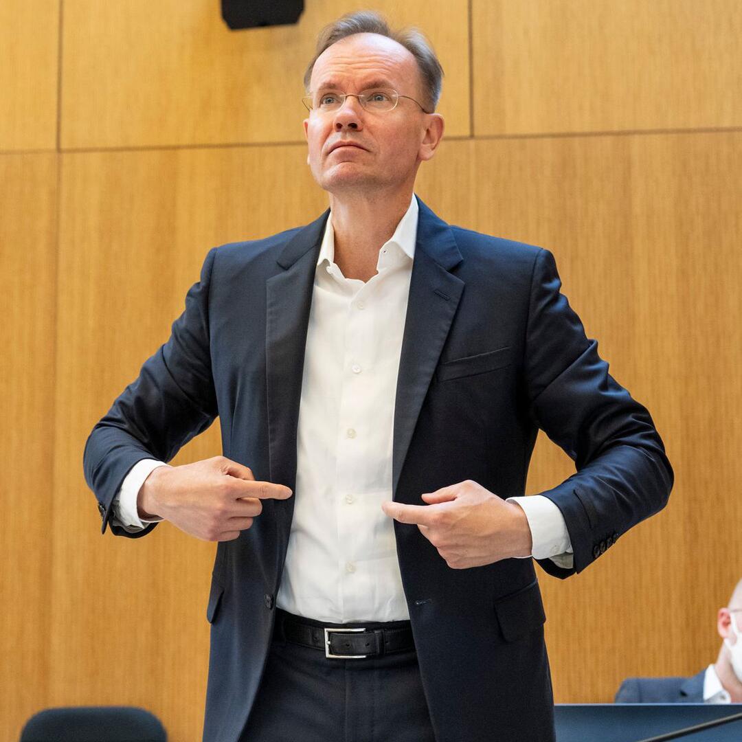 Nova gay porn mona is a sexy C-Milf with little notice, she