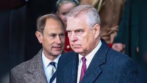 Ex-Prinz Andrew (r.) kann offenbar noch immer auf die Unterstützung seines Bruders Prinz Edward ...