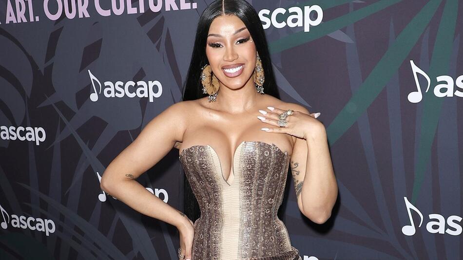 Cardi B ist nun auch musikalisch zurück.