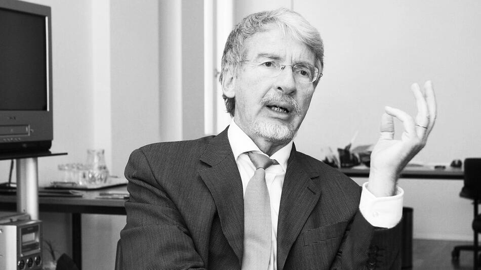 Von Gutzeit war bis 2014 Rektor des Mozarteums Salzburg.