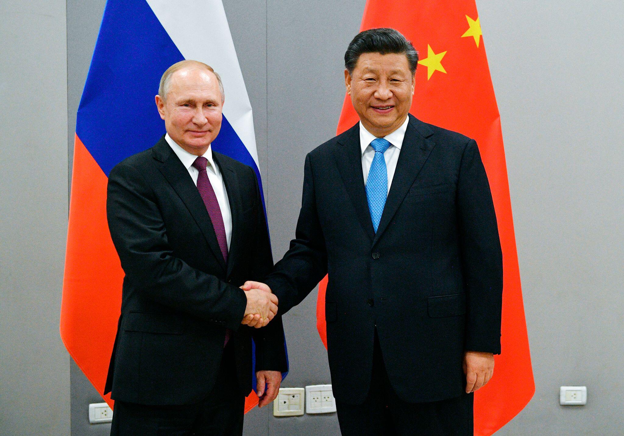 Китай готов к прямому вмешательству. Председатель КНР си Цзиньпин РФ Владимиром Путиным.