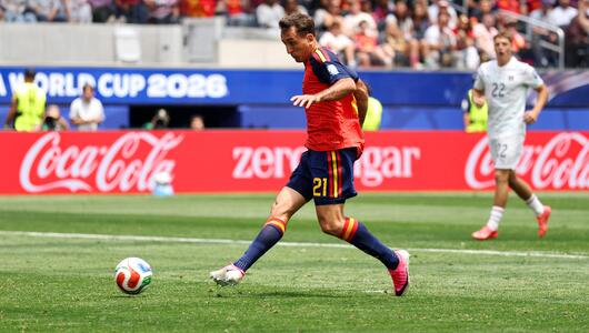 Mikel Oyarzabal erzielt das dritte Tor für Österreich.