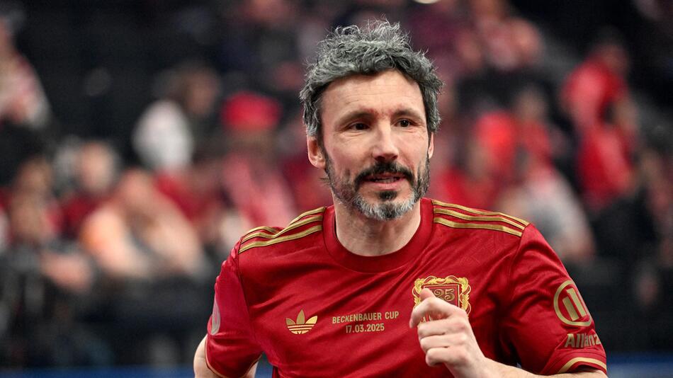 Mark van Bommel im Einsatz beim Beckenbauer Cup Mitte März 2025.