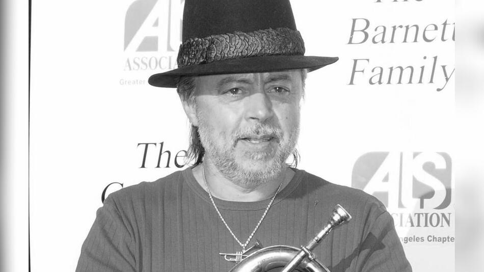 Jazz-Legende Chuck Mangione ist im Alter von 84 Jahren zu Hause verstorben.
