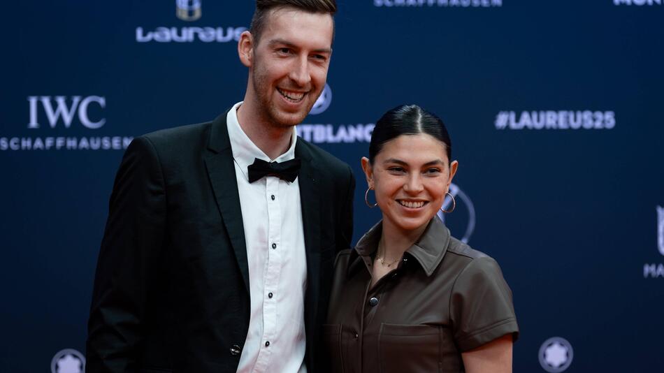 Céline Dept, Fußball, Influencerin, Social Media