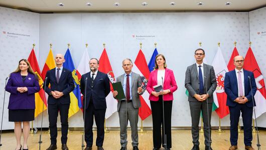 Geeint präsentierten sich Bund und Länder