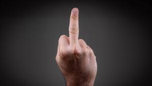 Grundsätzlich wenig elegant: Der Stinkefinger im Arbeitskontext.