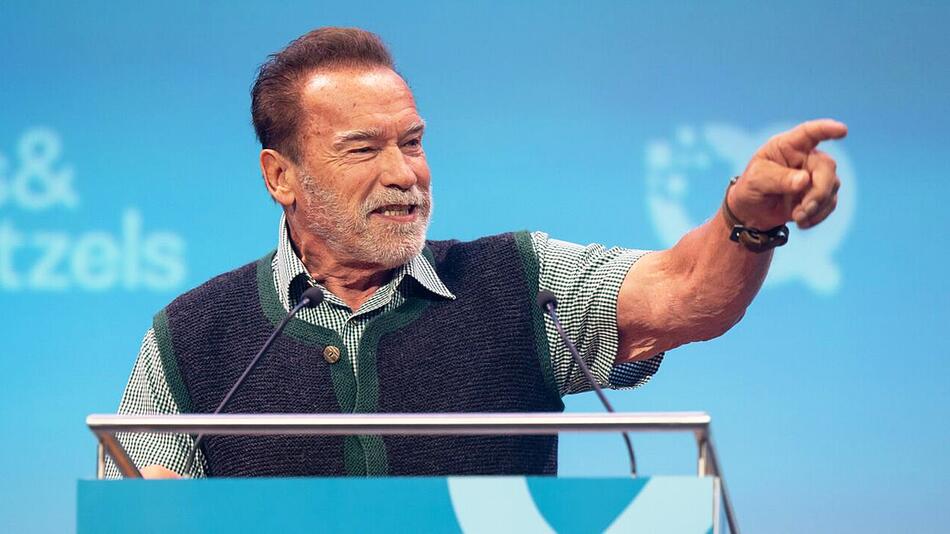 "Terminator" macht Schlagzeilen: Republikaner Schwarzenegger unterstützt Harris